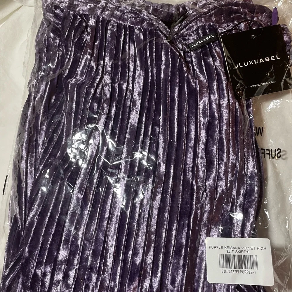 NWT JLUXLABLE velvet high slit skirt. - Picture 6 of 12